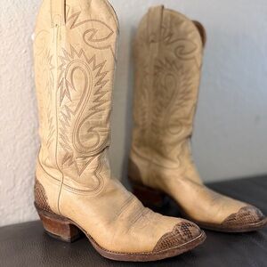 Vintage Women’s Tan Embroidered Western Heeled Boots with Snakeskin